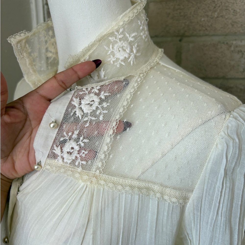 gunne sax pearl cotton lace button front long sleeve - Picture 4 of 6